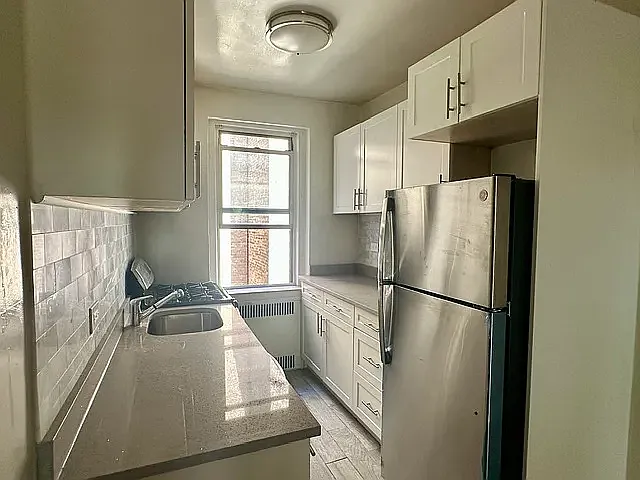 402 Ocean Pkwy #105 — Photo 4