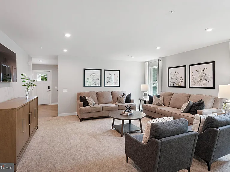 4771 Naples Ave — Photo 4