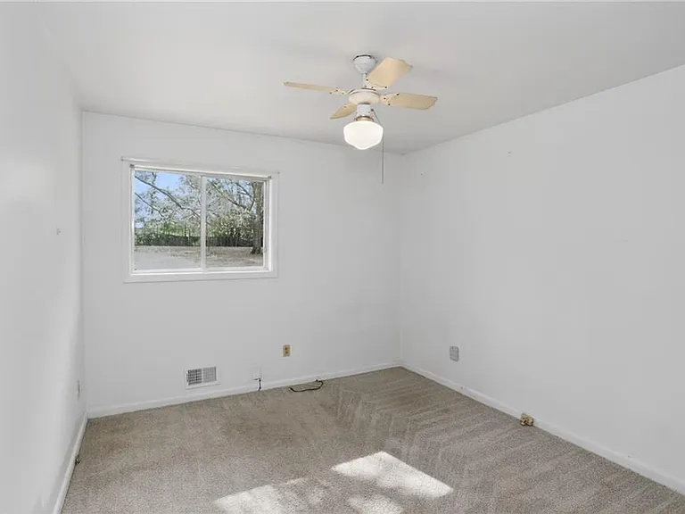 4897 Lou Ivy Rd — Photo 10