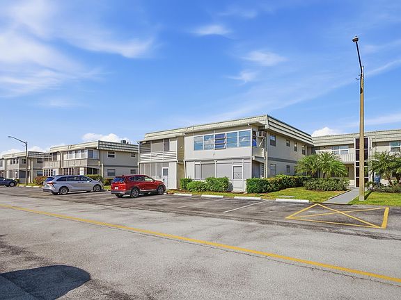 2nd image of 251 Monaco Way
