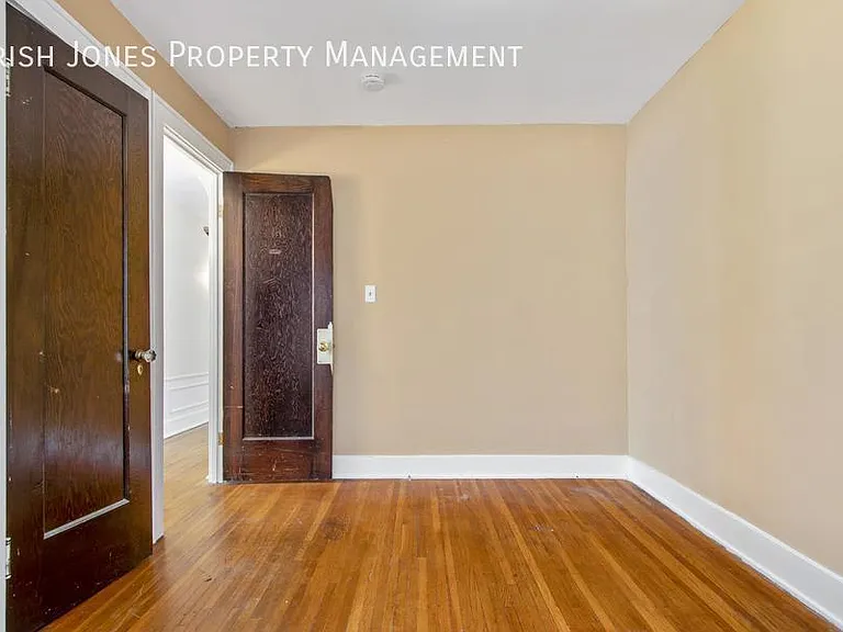 20 Avery Ave #LOWER — Photo 11