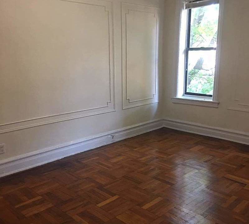 2nd image of 1335 E 12th St APT 2