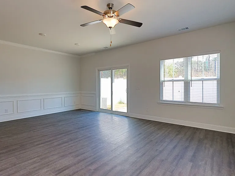 515 Governor Treutlen Cir — Photo 5