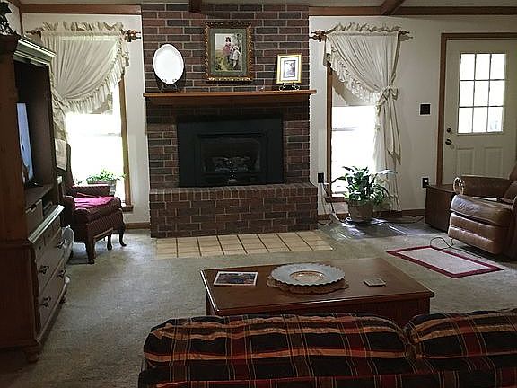 5th image of 6835 Village Dr