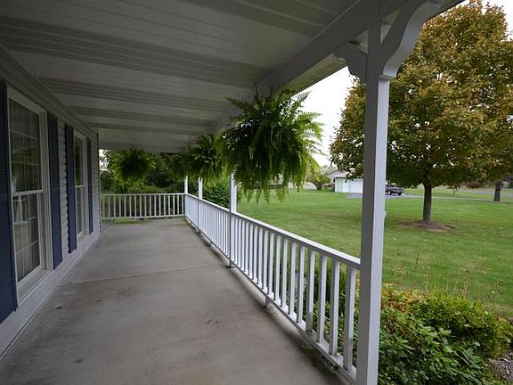 4th image of 303 Andover Dr