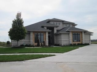 6202 N 289th Cir, Valley, NE 68064