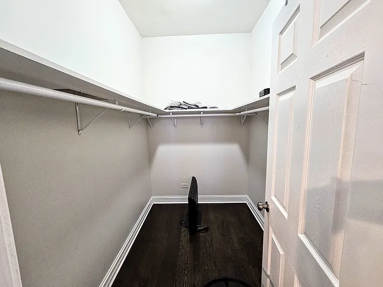 939 W Armitage Ave #B — Photo 10