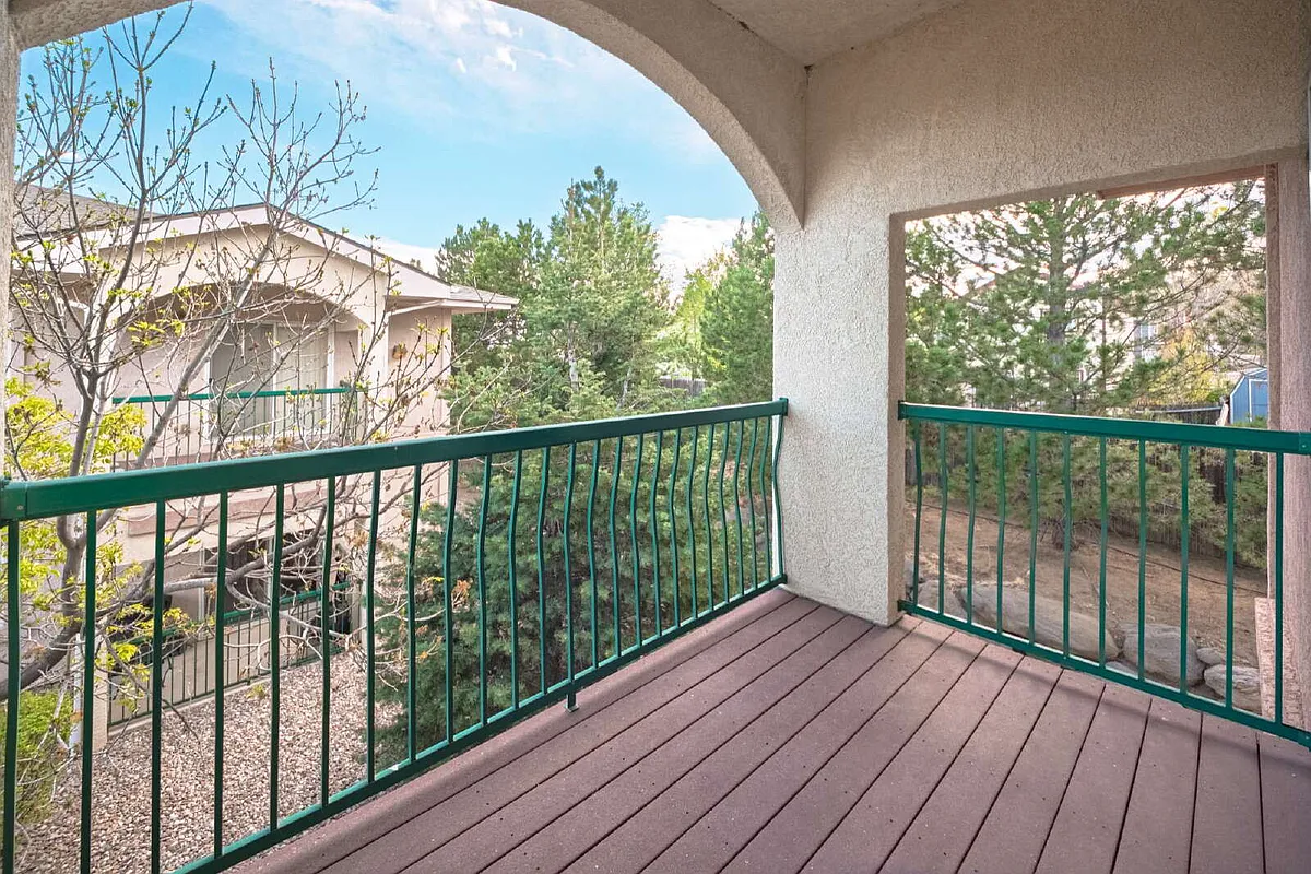 Building Photo - 3080 Mandalay Grv #7