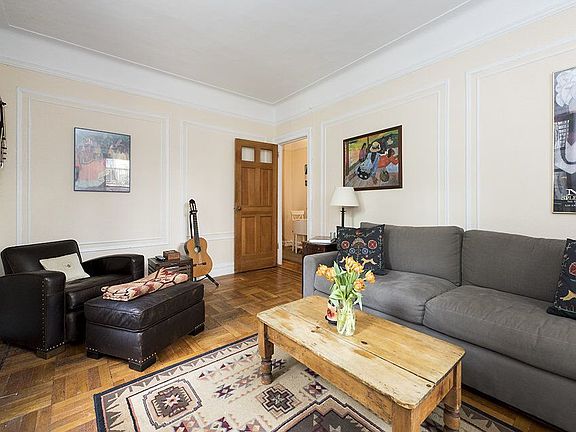 2nd image of 333 4th St APT 1D