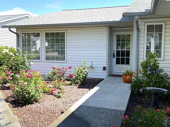 2nd image of 1502 SE Footloose Dr