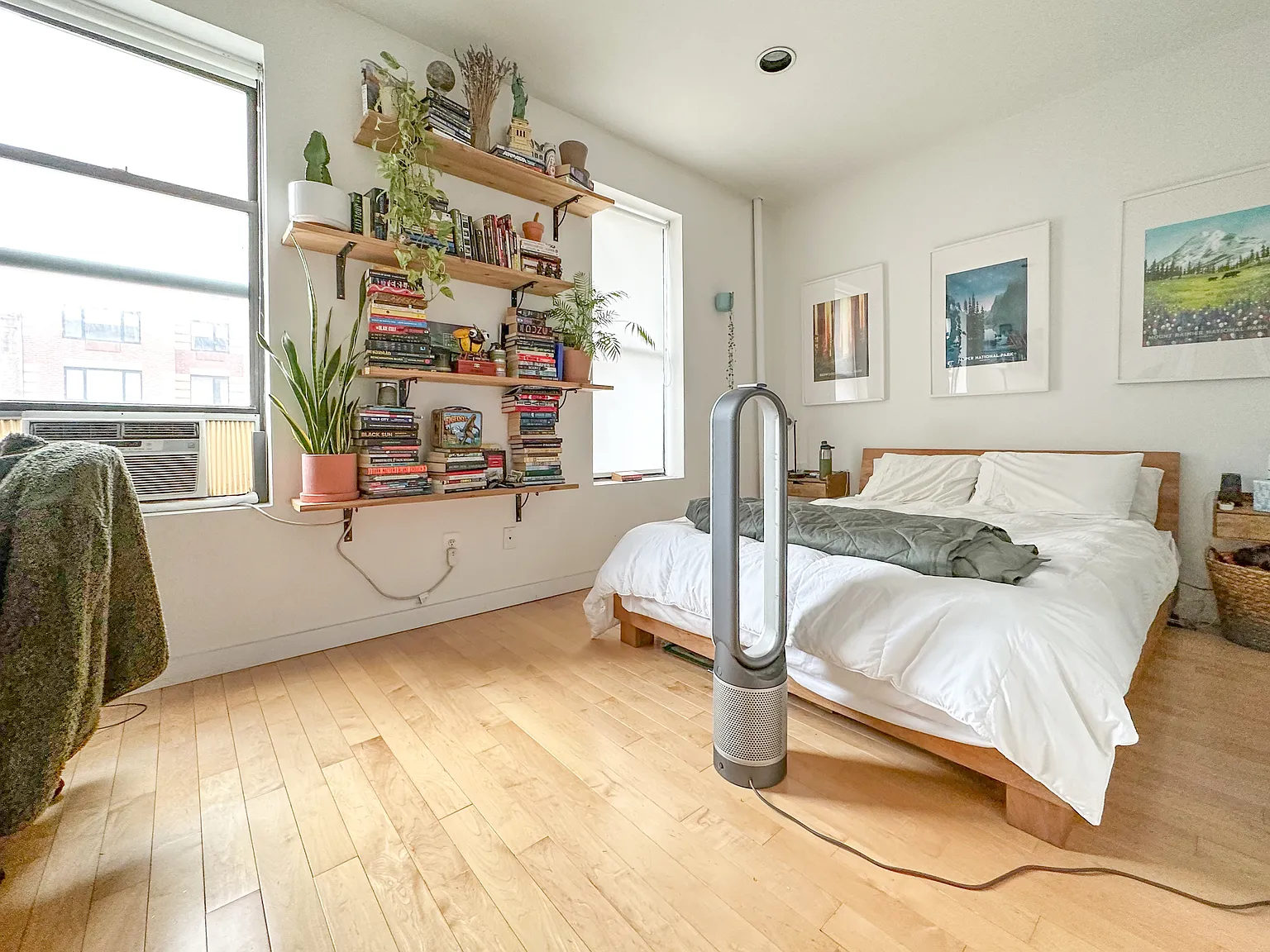 261 West 21st Street — Photo 2