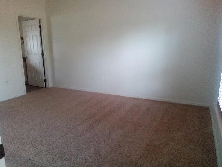 1040 Gary Dr — Photo 5