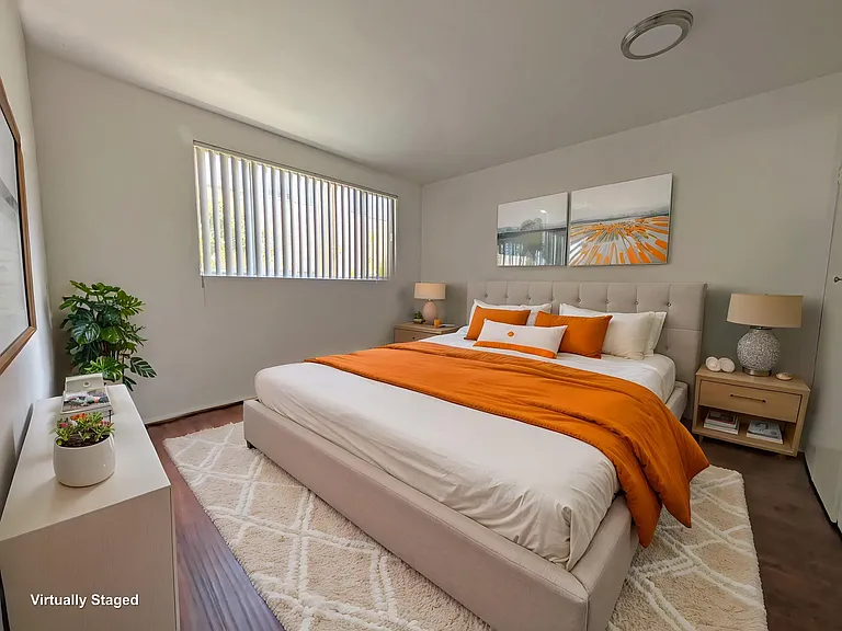 1034 N Martel Ave #1 — Photo 5