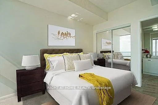 832 Bay St #902 — Photo 10