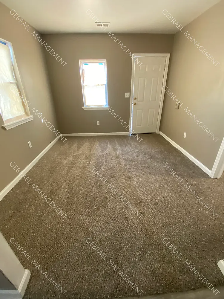 Building Photo - 3214 S Grand Traverse St