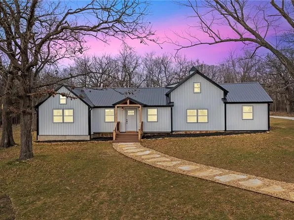 7631 SE Highway T, Osceola, MO 64776