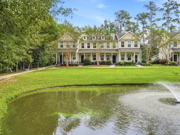 233 Bennett Ln, Summerville, SC 29483