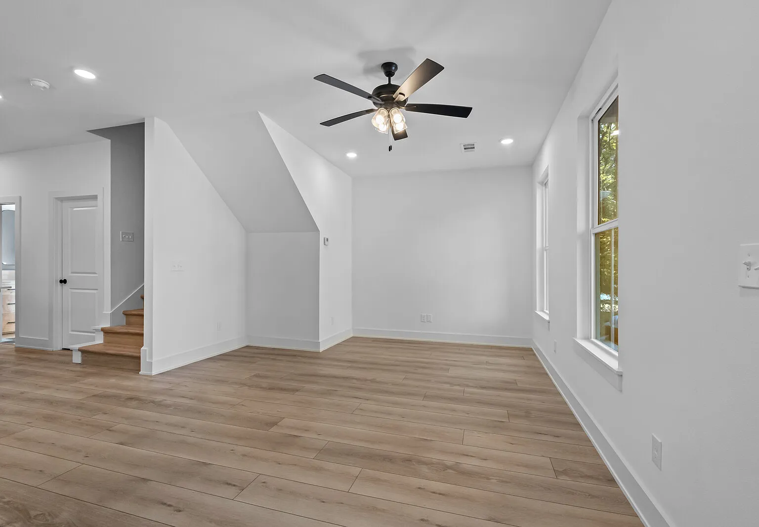 2 bed, 2.5 bath, 1188 sqft, $1,750 — Photo 2