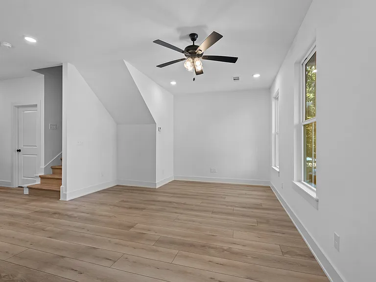 524 S Willow Ave #3 — Photo 2