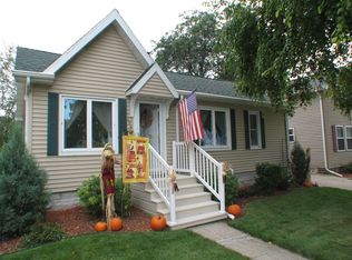 294 Ledgeview Ave, Fond Du Lac, WI 54935