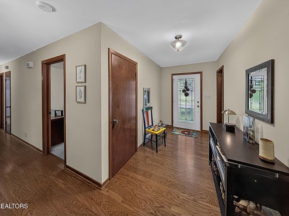 5th image of 6933 Riverwood Dr