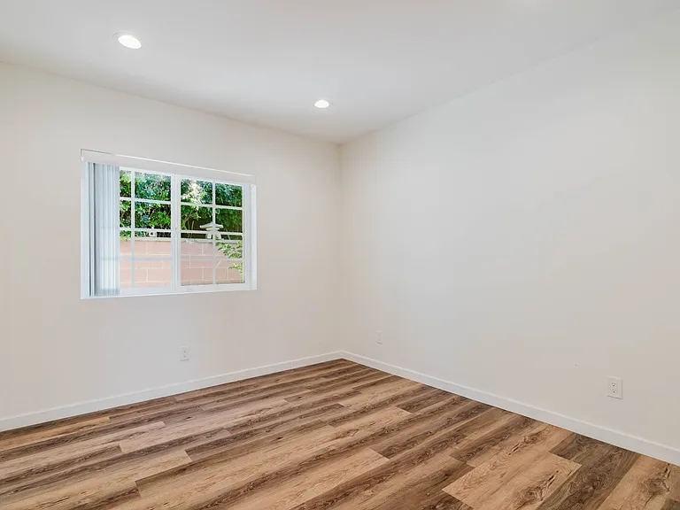 2027 Bonita Ave — Photo 6