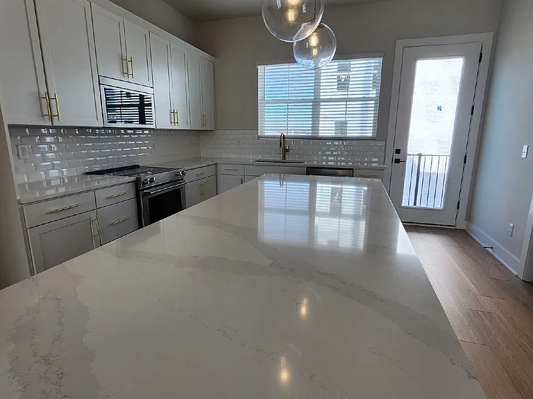 4118 Indiana Ave — Photo 13