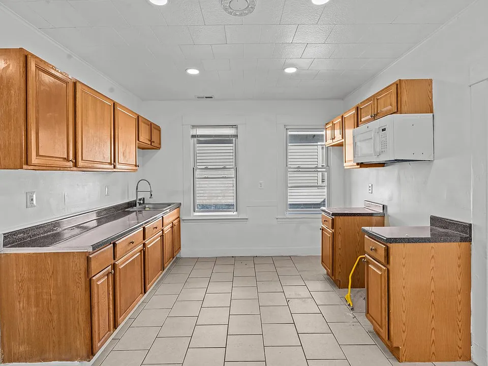 56 Blake St #1-R