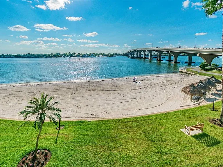 5901 Bahia Del Mar Cir #422 — Photo 23