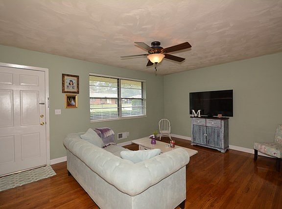 3rd image of 2308 Mura Dr