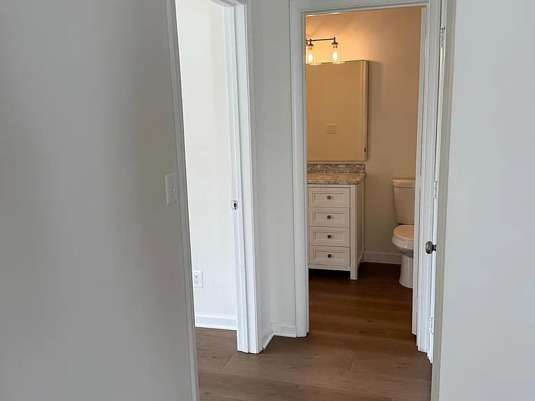 1704 Lake Shore Crest Dr #32 — Photo 12