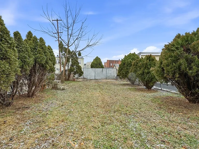 328 John St #2 — Photo 8
