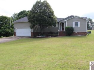 161 Surrey Ln, Mayfield, KY 42066