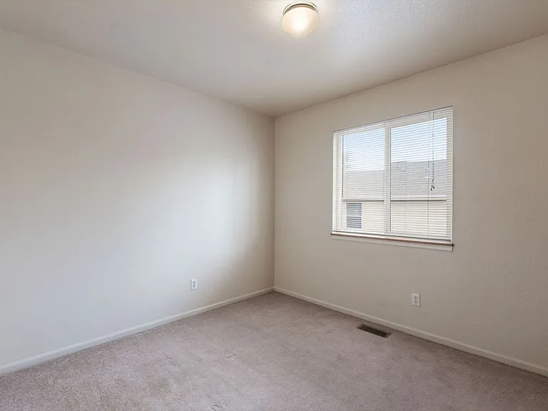 432 Sundance Cir N — Photo 11