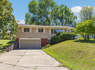 1486 Old Hudson Rd, Saint Paul, MN 55106