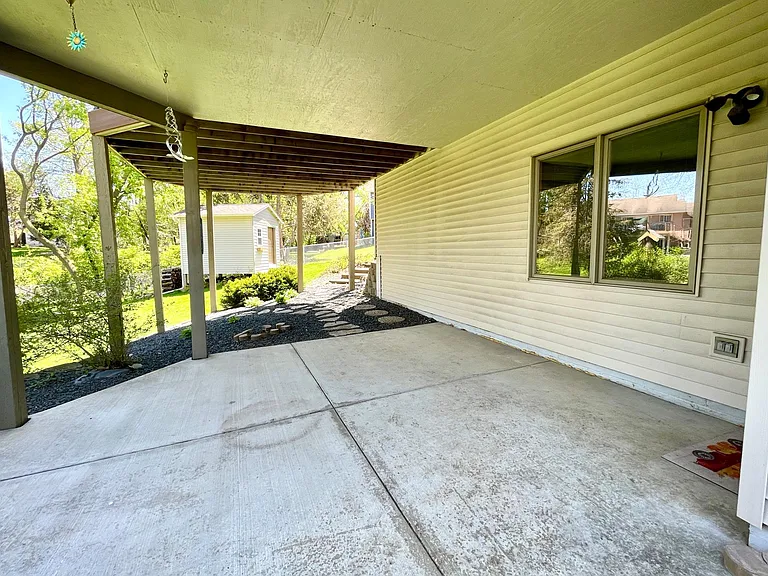 640 S Park Ct — Photo 26