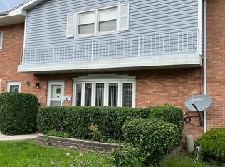 8812 Dee Rd, Des Plaines, IL 60016