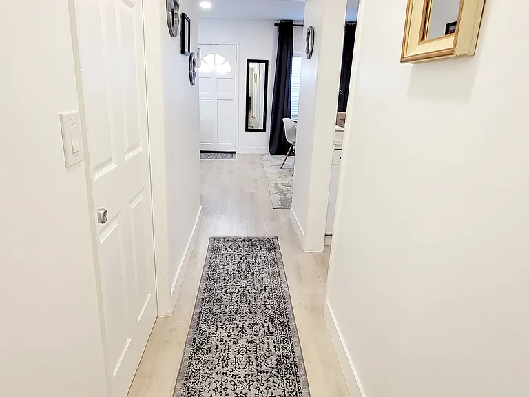 1232 N June St #B — Photo 10