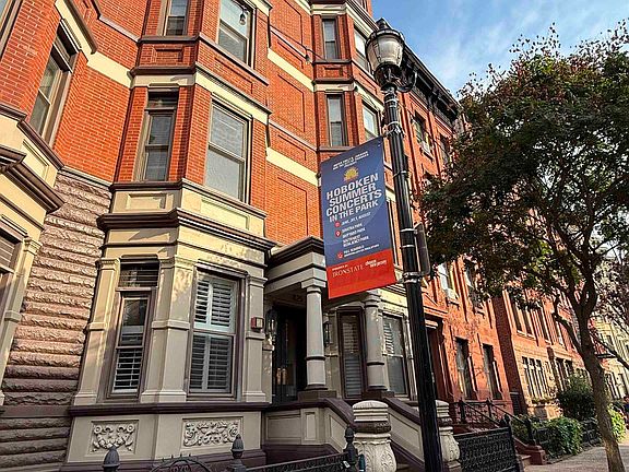 3rd image of 825 Washington St APT 5A