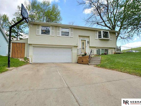 2nd image of 5617 S 112th St