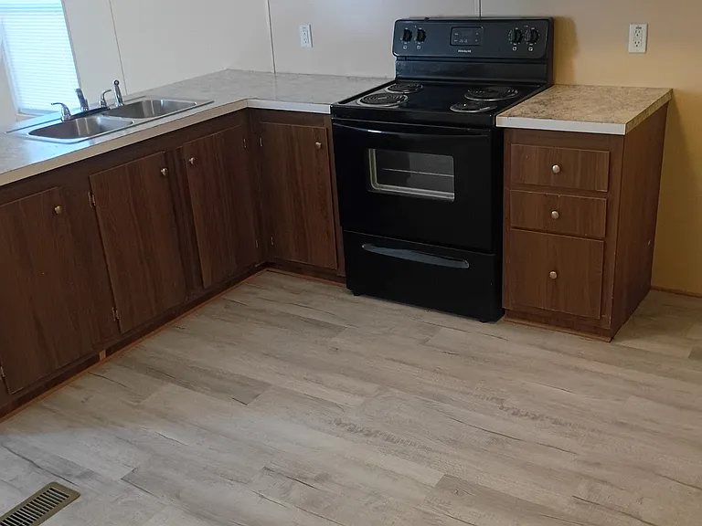1836 N East Ave — Photo 6