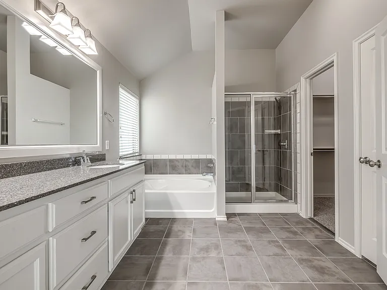 18705 Vivo Dr — Photo 39