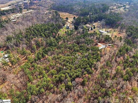 5th image of 818 Blackjack Rd