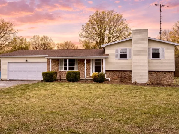 16846 E Payton Rd, Opdyke, IL 62872