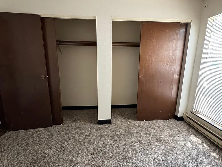 230 W Broadway St — Photo 10