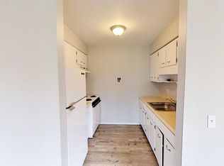 138-154 Woodhill Dr, Rochester, NY 14616