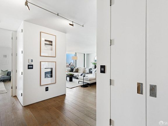 4th image of 1835 Franklin St APT 601