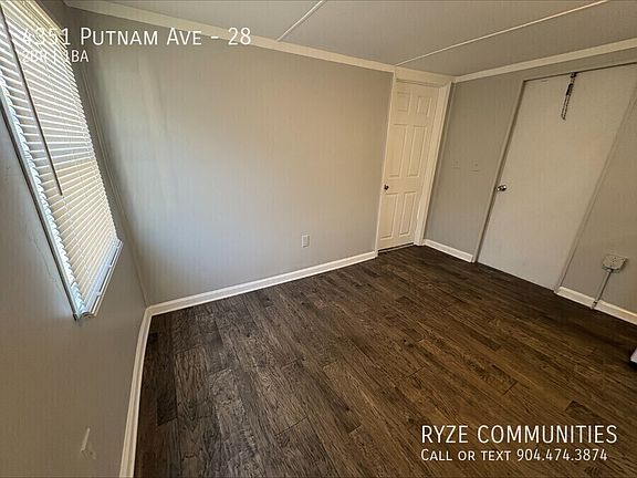 4th image of 4351 Putnam Ave #28
