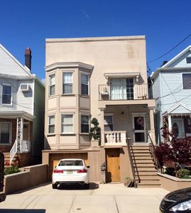 81 W 27th St APT 1, Bayonne, NJ, 07002