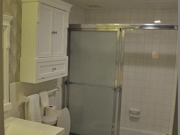 2nd bathroom